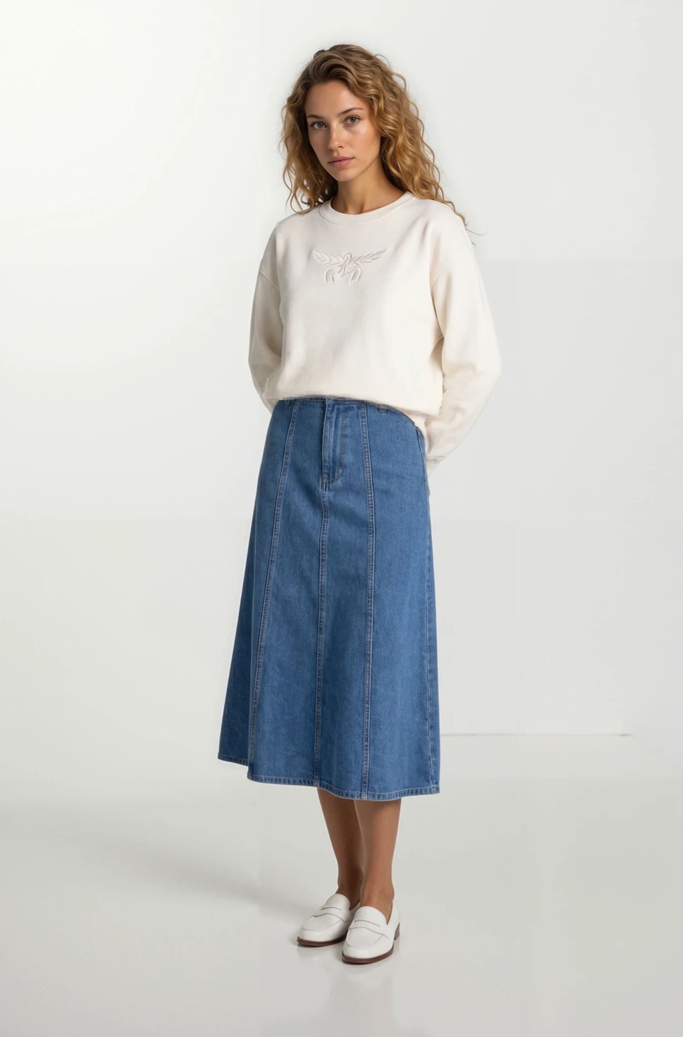Top With Minimalist Embroidered Motif Ivory