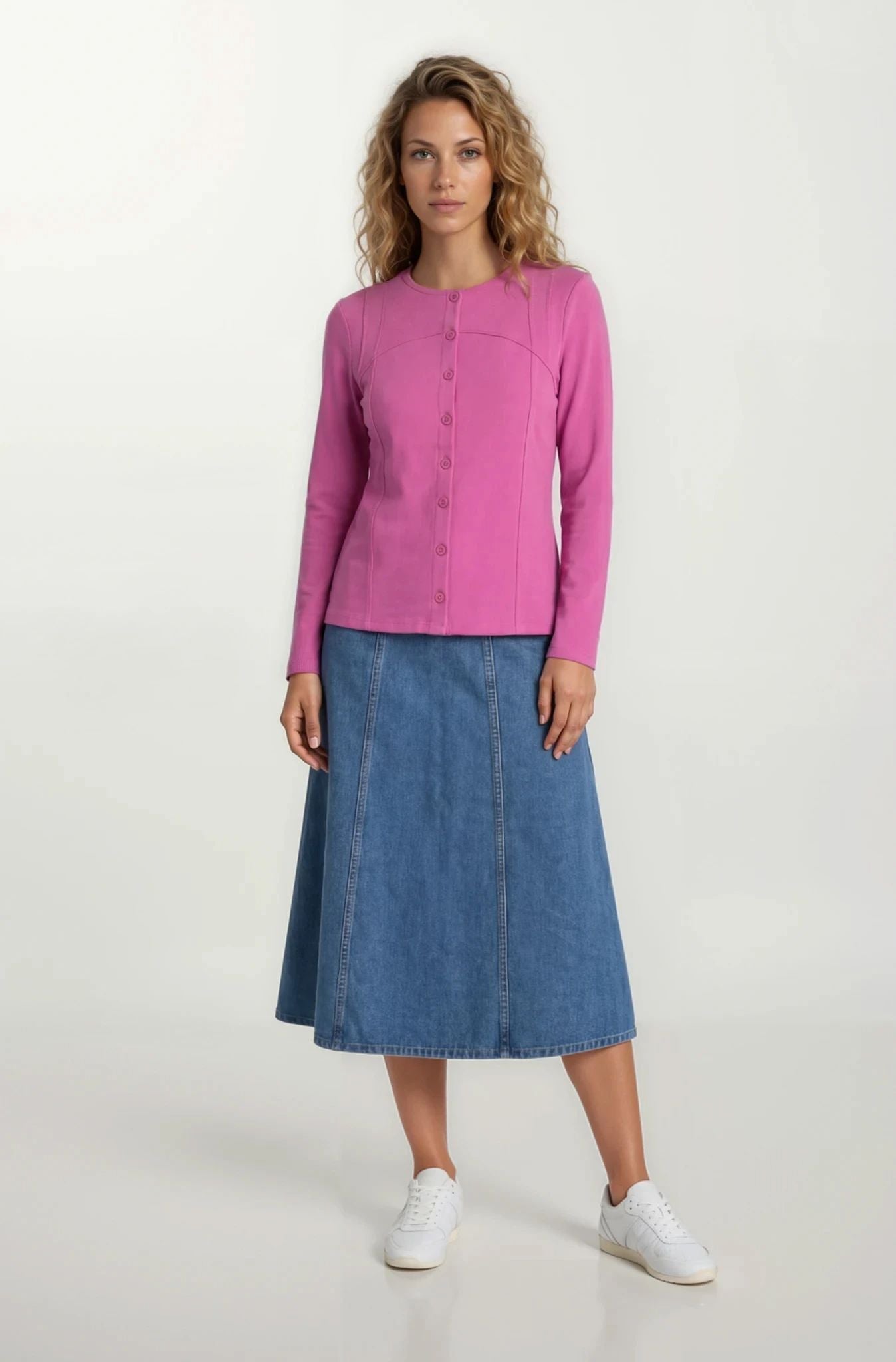 Casual Top With a Button-Front Design Pink