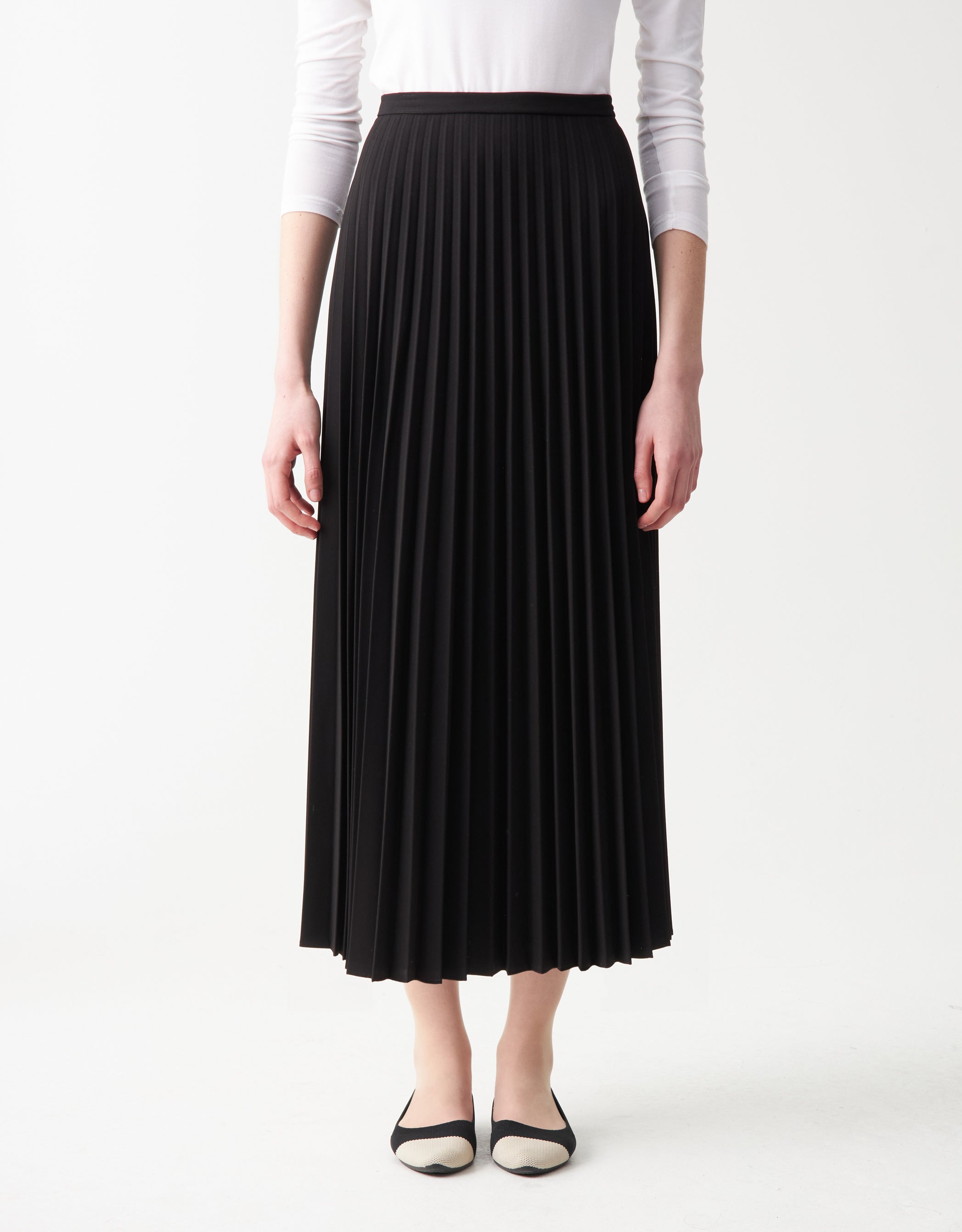 31-33 A-line Accordian Pleat Skirt Black