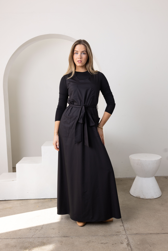 Black Tie Waist Maxi Jumper Dress